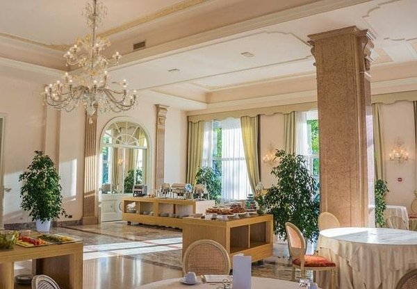 Les services et équipements clés à vérifier avant de réserver un hôtel