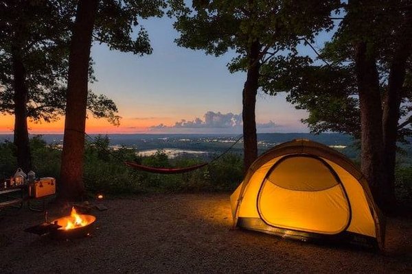 Quels hébergements sont disponibles dans les campings de Gironde ?