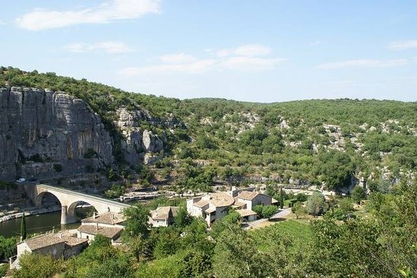 Les joyaux de l'Ardèche : Guide ultime du camping de luxe pour des vacances inoubliables