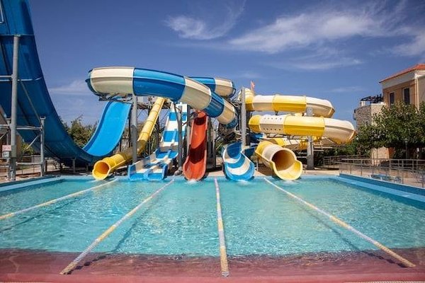 Plaisirs Aquatiques en Montagne : Découvrez les Meilleurs Campings de Savoie avec Parc Aquatique